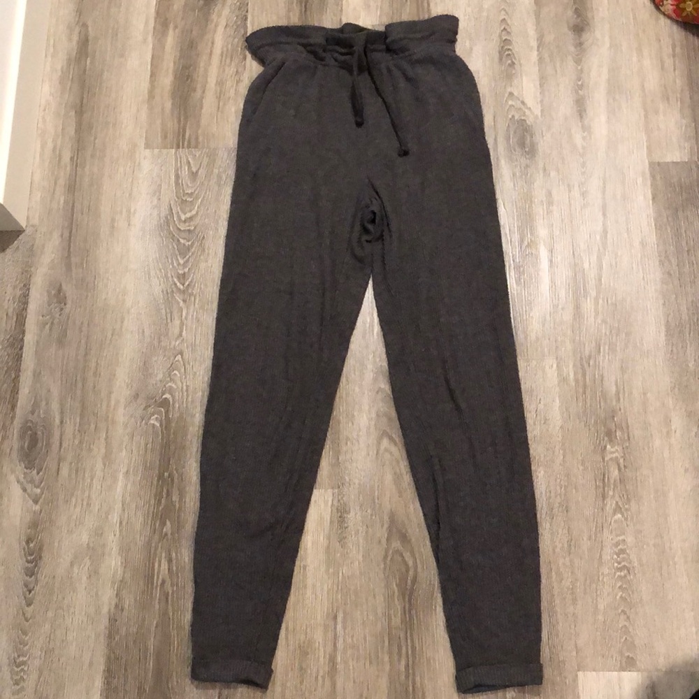 URBAN OUTFITTERS PAPERBAG SWEATPANTS